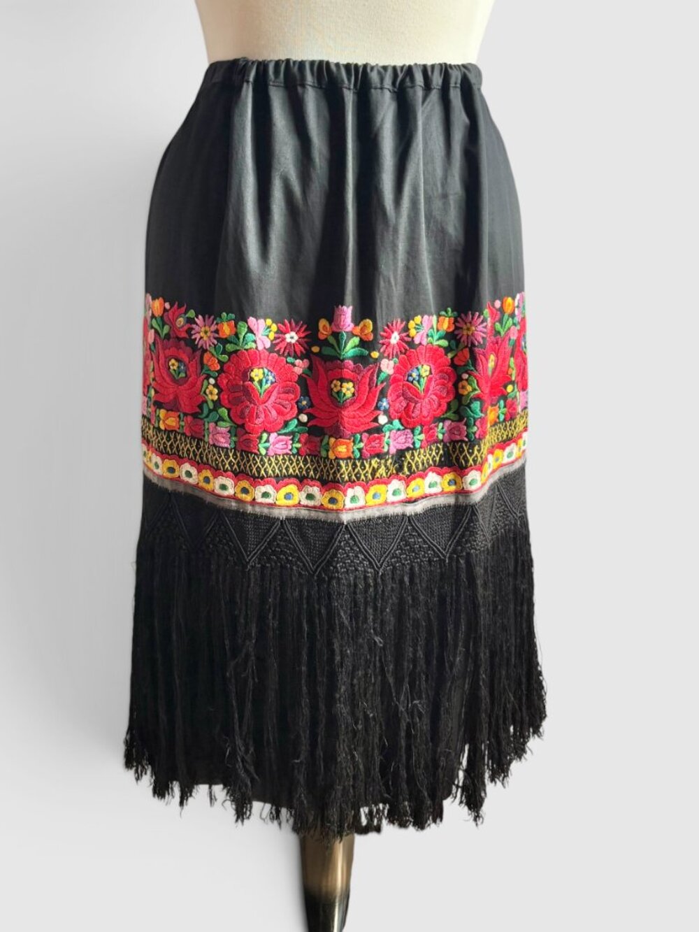 Vintage Hungarian Matyo Embroidered Fringed Folk Apron Unisex - Picture 3 of 16